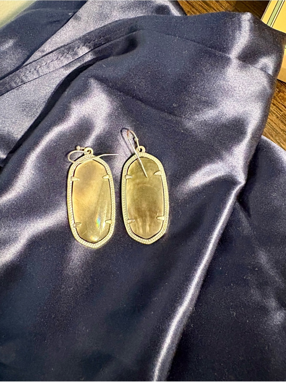 Authentic kinder Scott, Danielle Earrings
